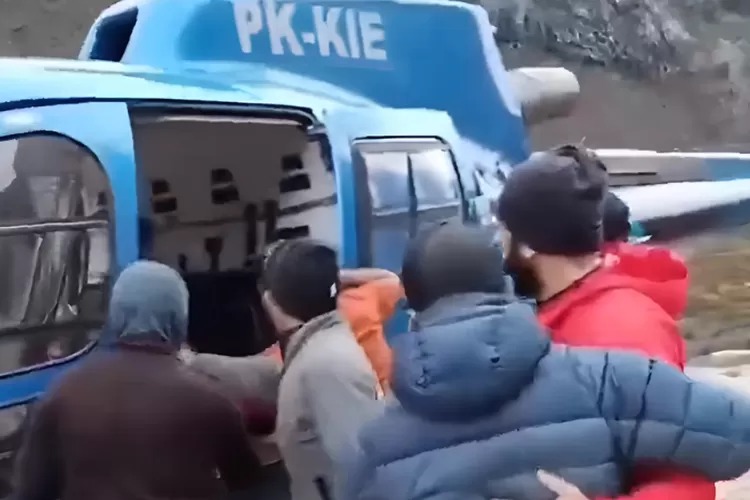 Evakuasi Dramatis Lilie Wijayati dan Elsa Laksono di Puncak Carstensz, Video 31 Detik Beredar